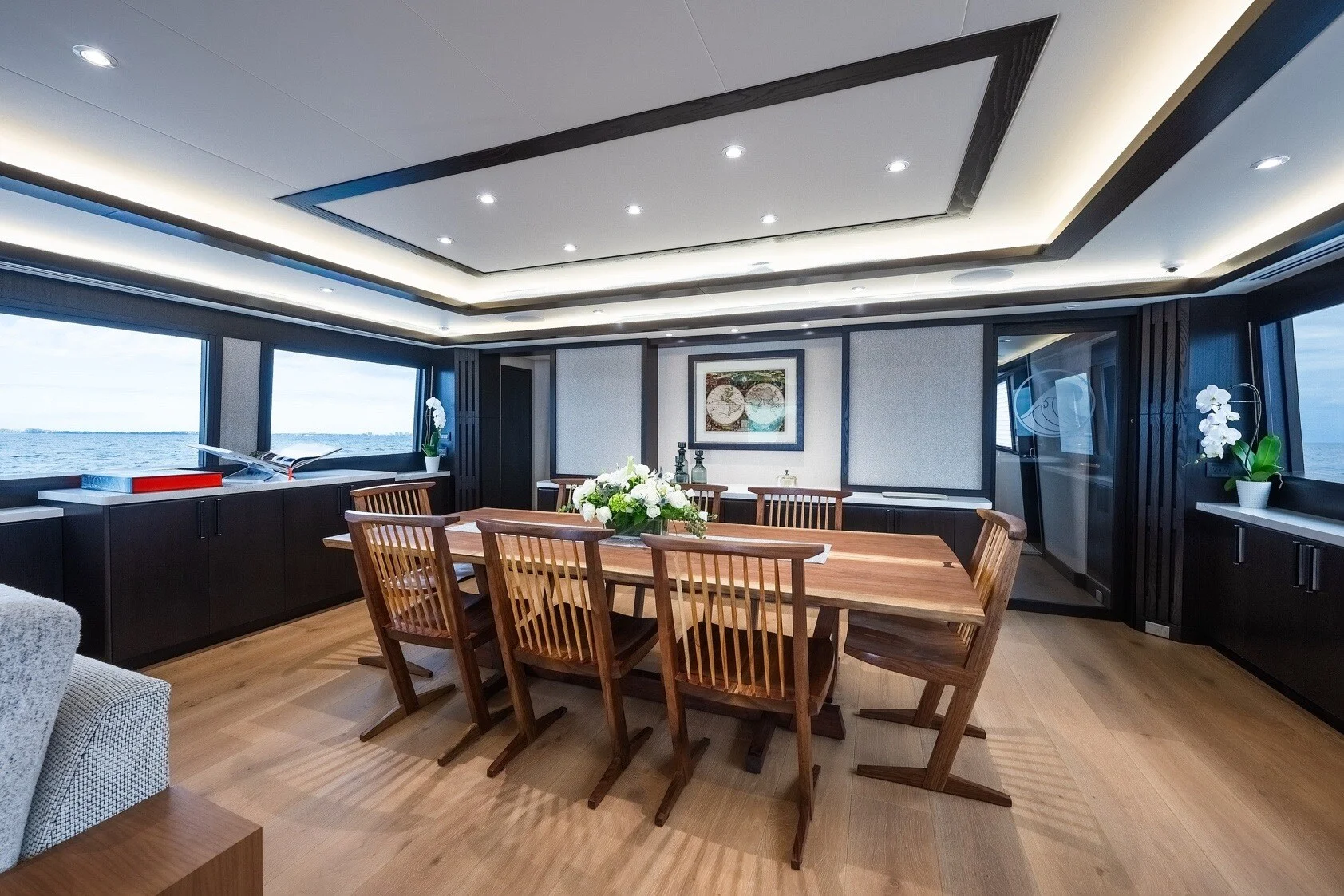 conoid-dining-table-carousel-1